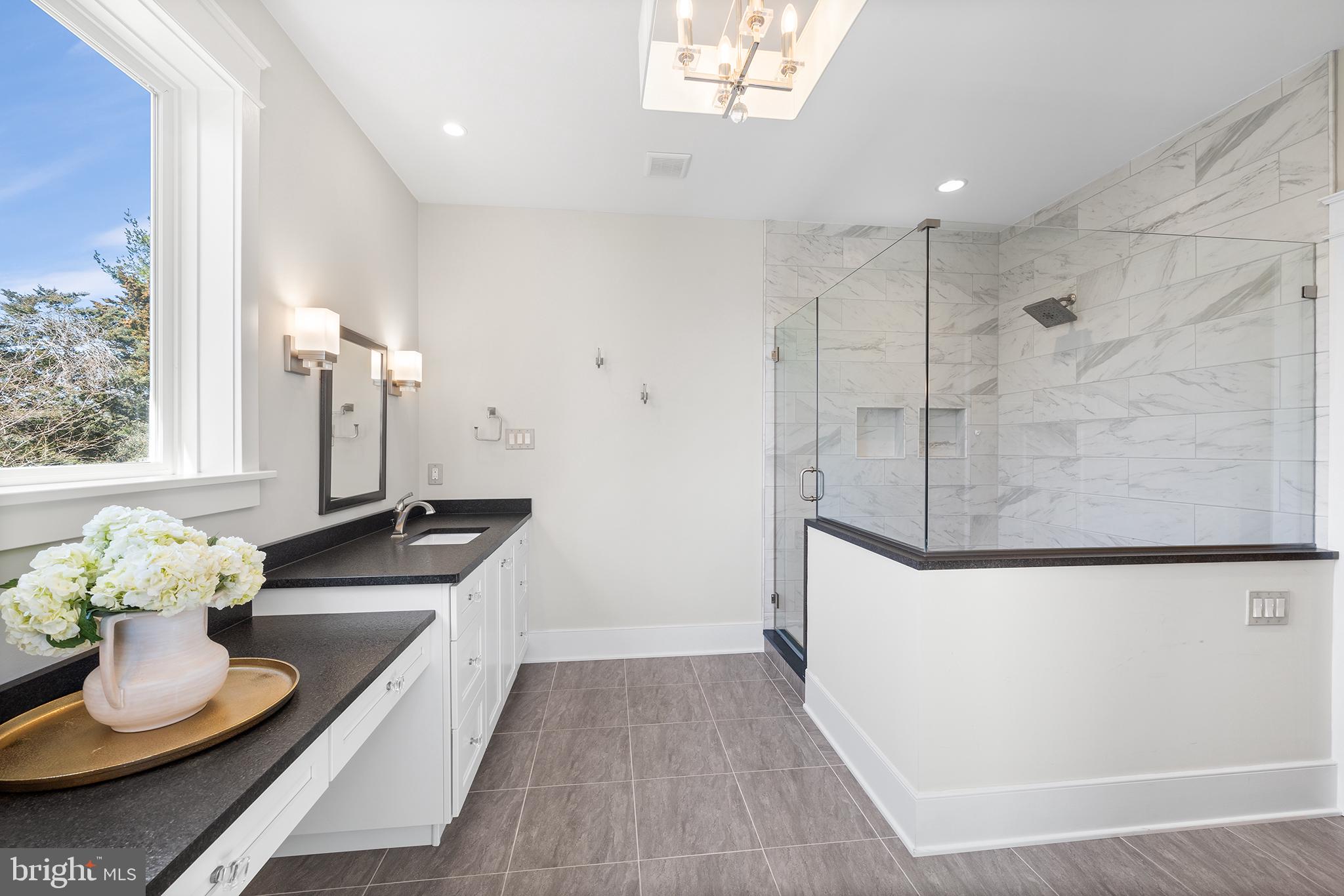 5 Raffaela Drive Malvern, PA 19355 - Photo 15 of 38 Ensuite primary