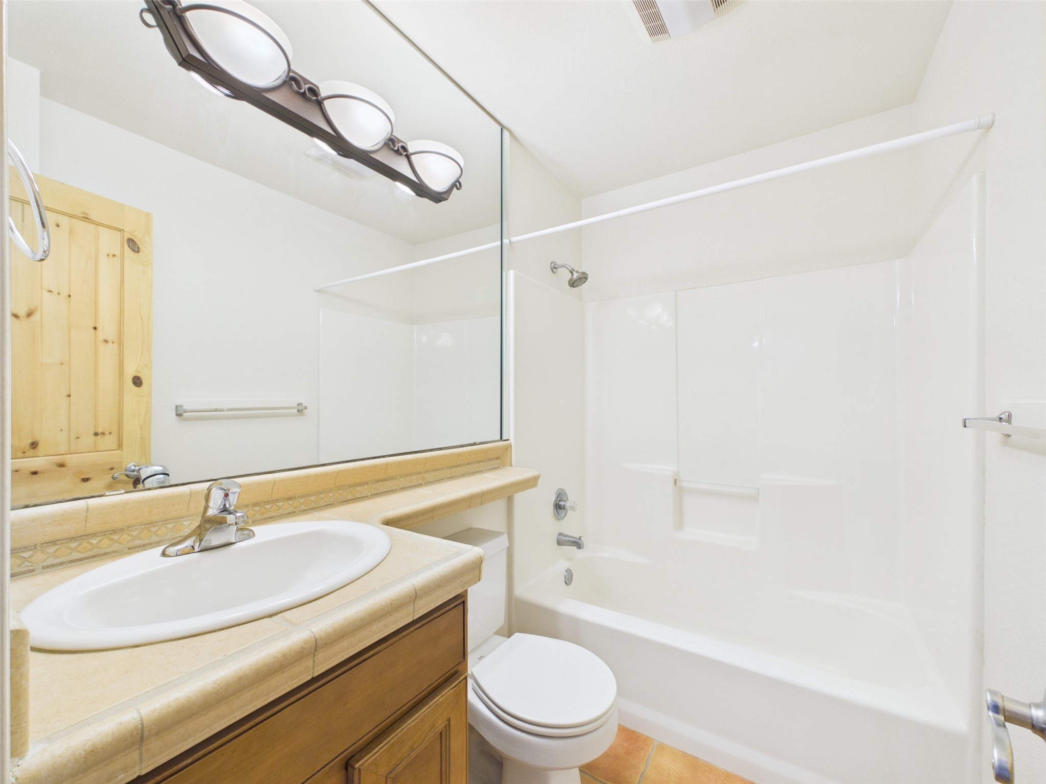 2210 Miguel Chavez Road, Unit 111 Santa Fe, NM 87505 - Photo 11 of 17