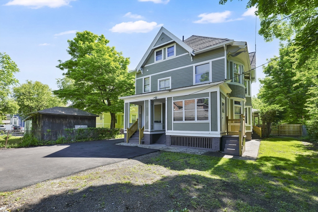 288 St James Avenue Springfield, MA 01109 - Photo 3 of 41