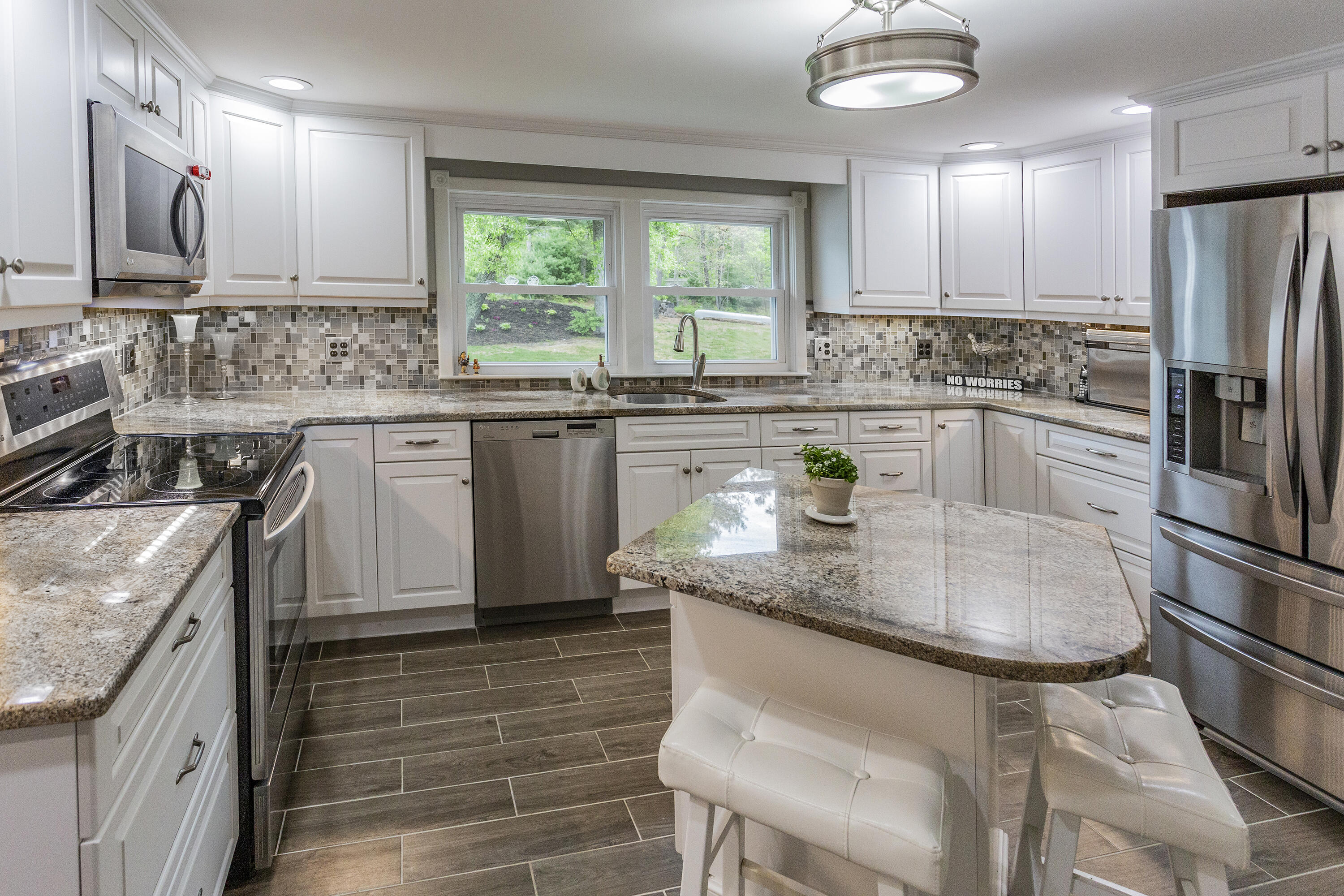 18 Newtown Road Sandwich, MA 02563 - Photo 13 of 45 18 Newtown Roadsandwich_Michelle Kaye Ph