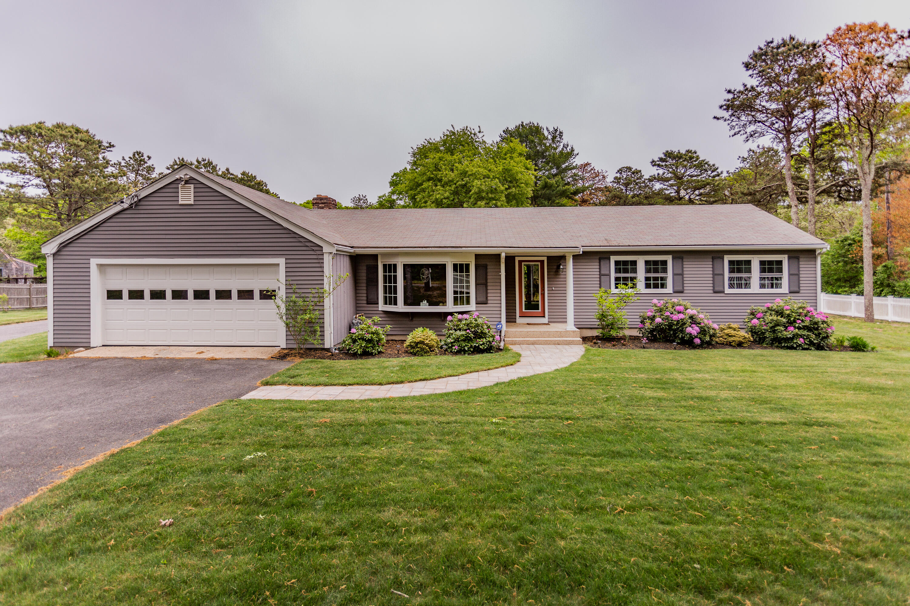 18 Newtown Road Sandwich, MA 02563 - Photo 3 of 45 18 Newtown Roadsandwich_Michelle Kaye Ph