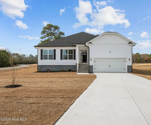 $398,575 | 1132 Coral Reef Drive, New Bern, NC 28560