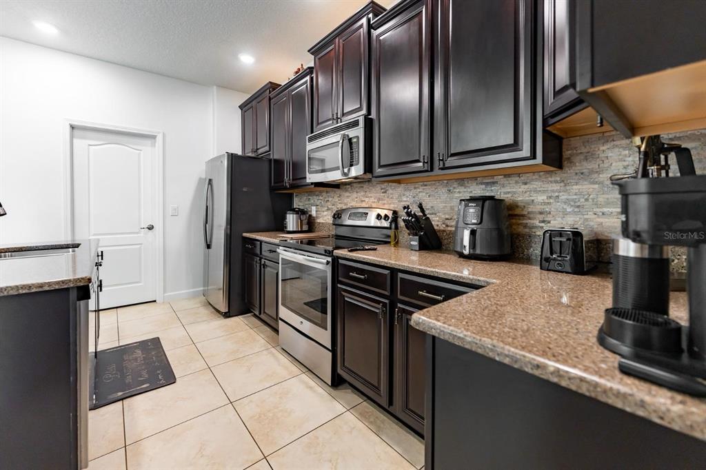 5917 Grassy Point Road Winter Garden, FL 34787 - Photo 5 of 32
