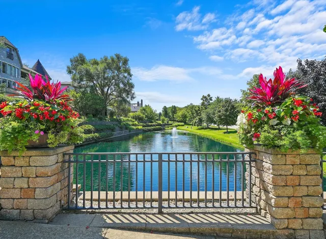 $2,499,900 | 8886 Johnston Road, Burr Ridge, IL 60527