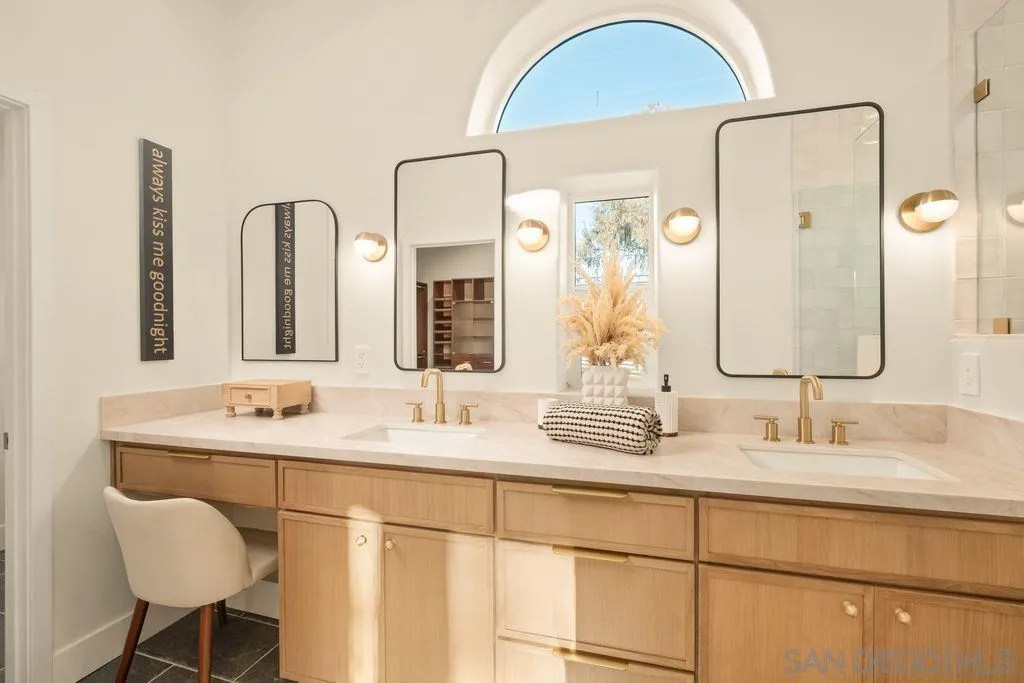 526 Saxony Road Encinitas, CA 92024 - Photo 18 of 30 Gallery Image 18