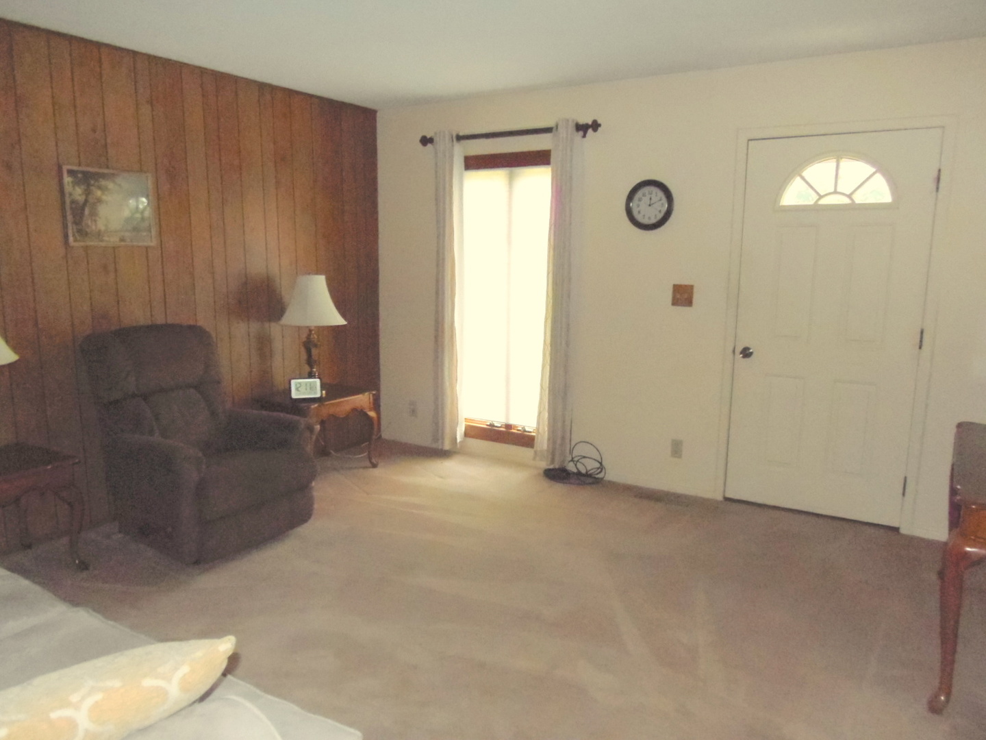 24 South Oltendorf Road Streamwood, IL 60107 - Photo 3 of 11