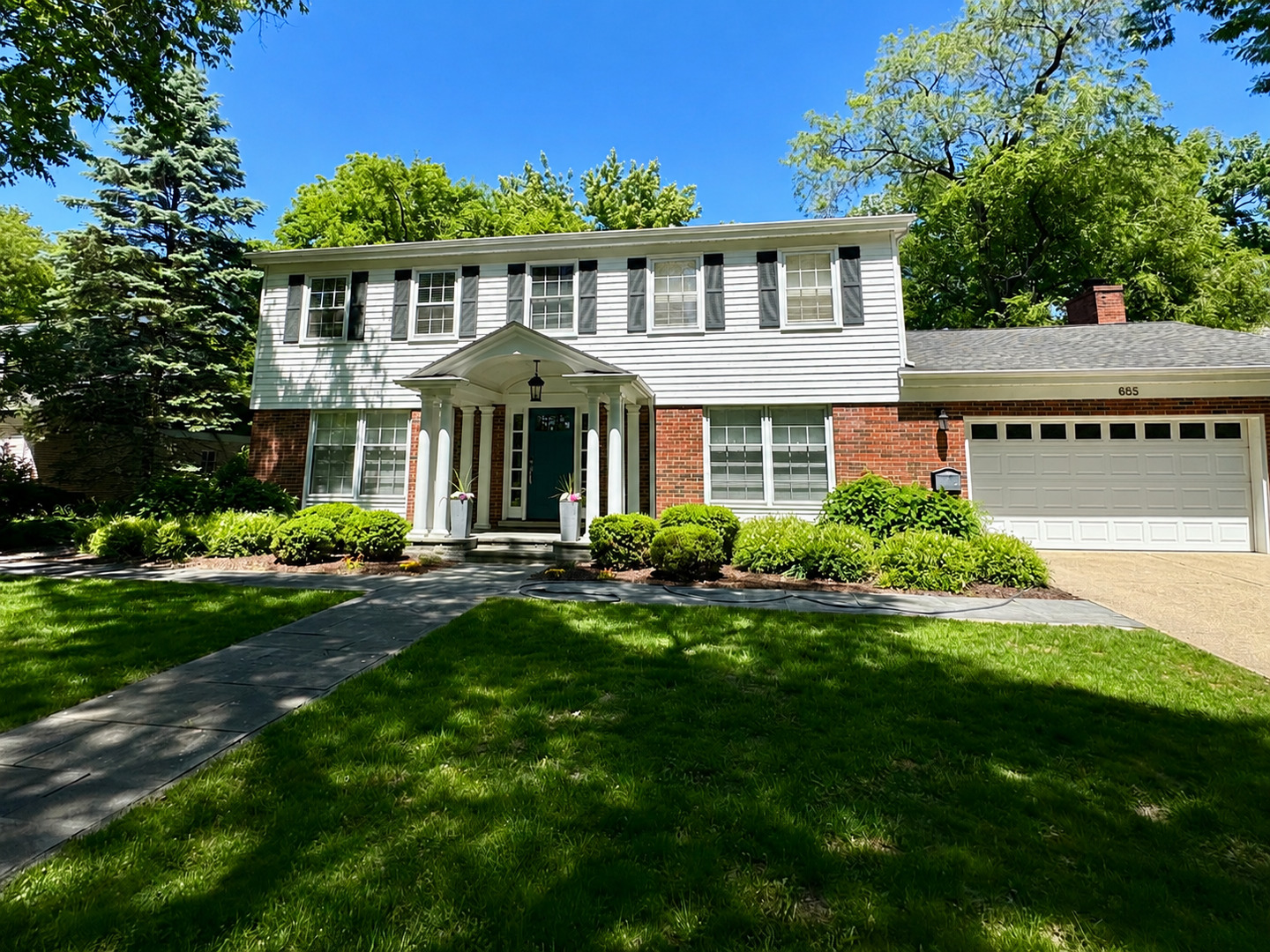 685 Wicklow Road Deerfield, IL 60015 - Photo 1 of 8