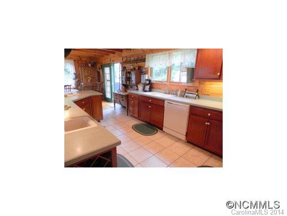 501 Raccoon Point Canton, NC 28716 - Photo 11 of 24
