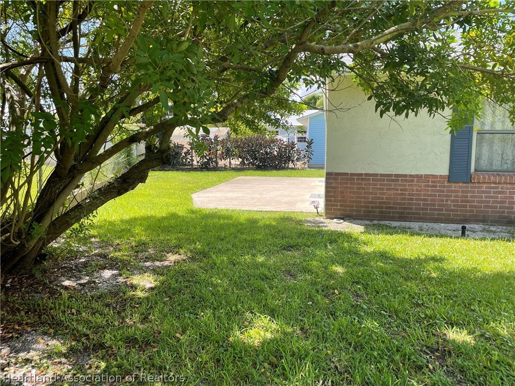 1715 South Riverside Drive Edgewater, FL 32132 - Photo 4 of 17 Gallery Image 4