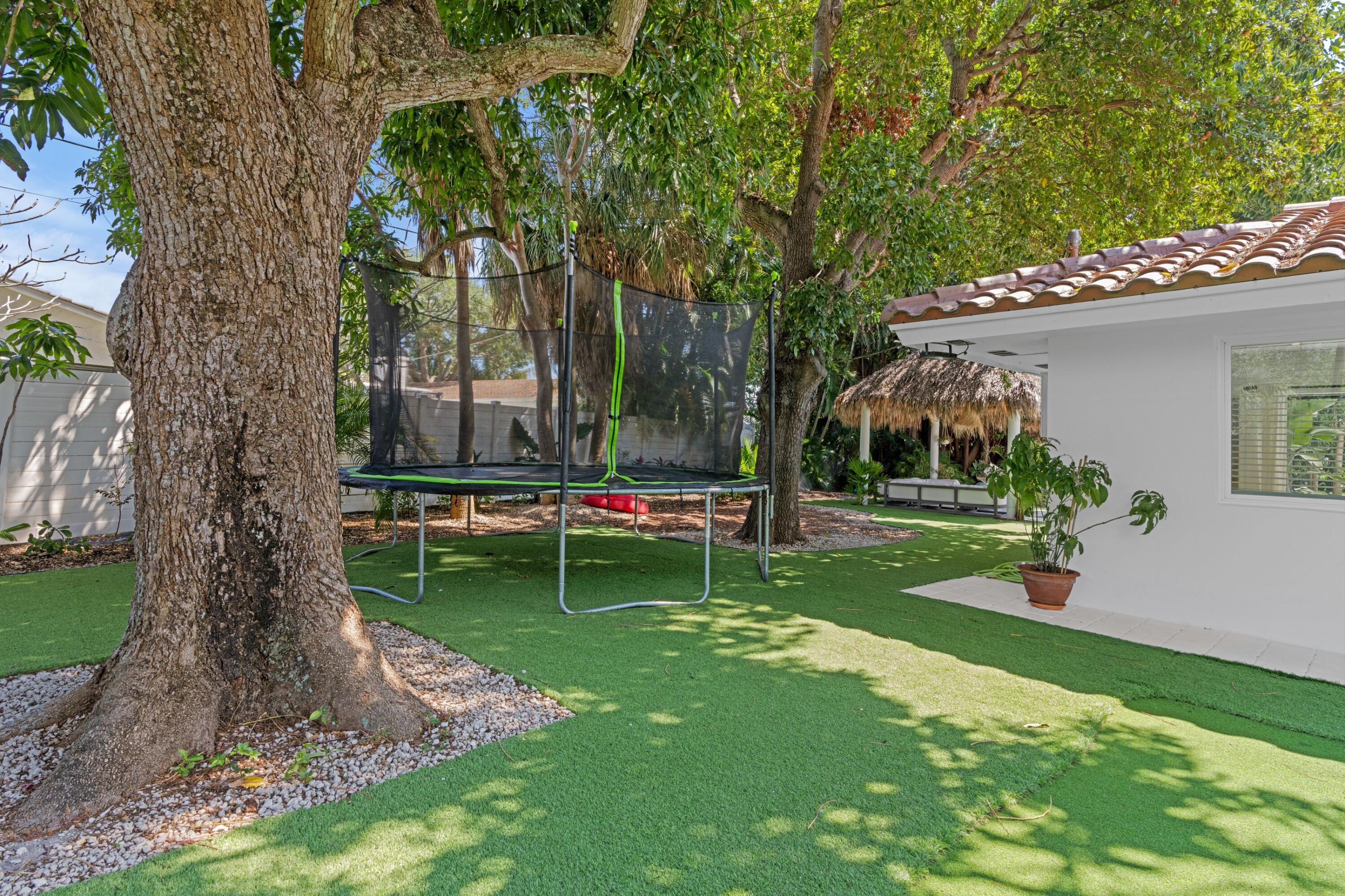 1120 Northwest 6th Avenue Boca Raton, FL 33432 - Photo 26 of 42 Backyard
