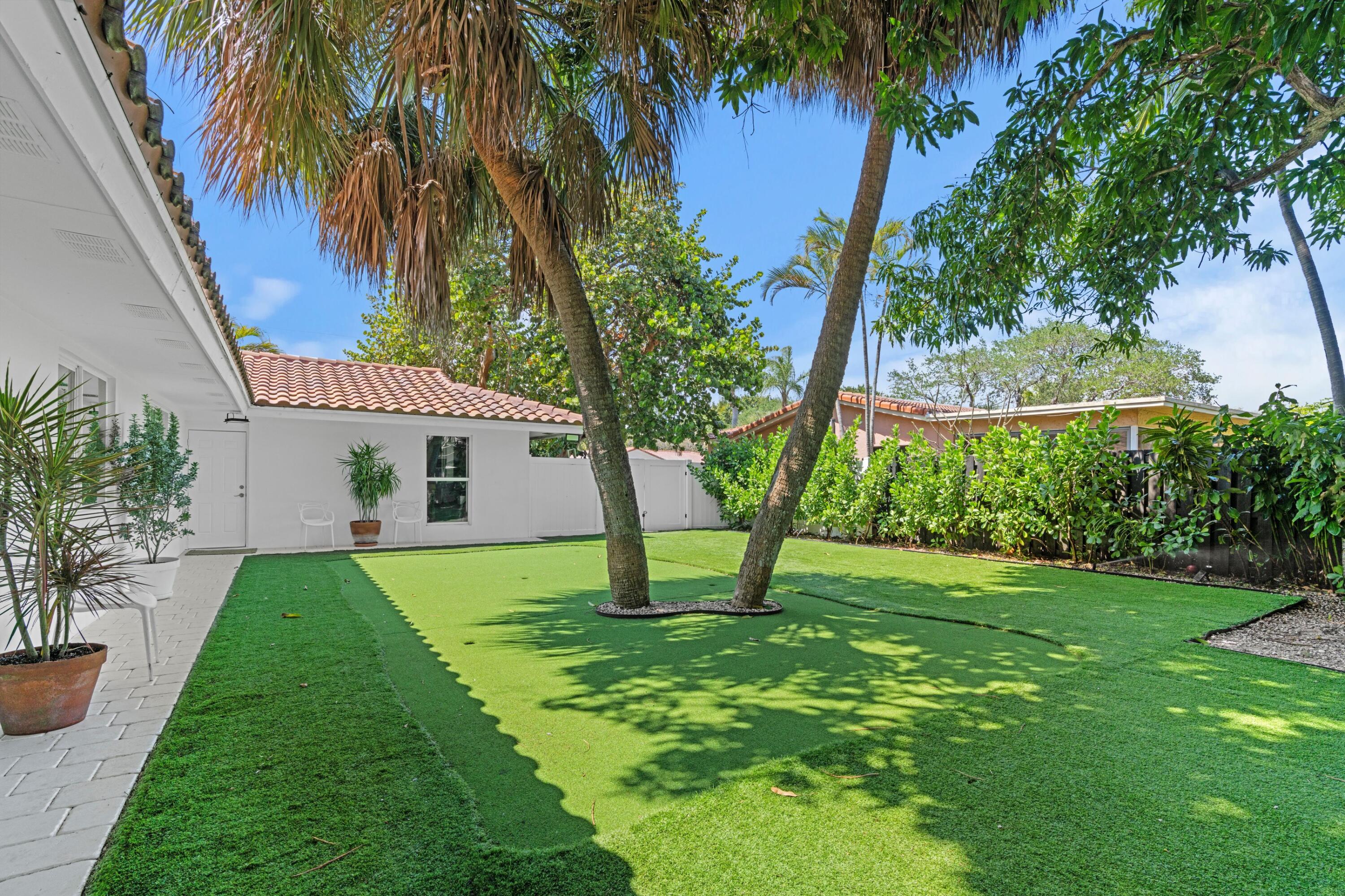1120 Northwest 6th Avenue Boca Raton, FL 33432 - Photo 4 of 42 Backyard