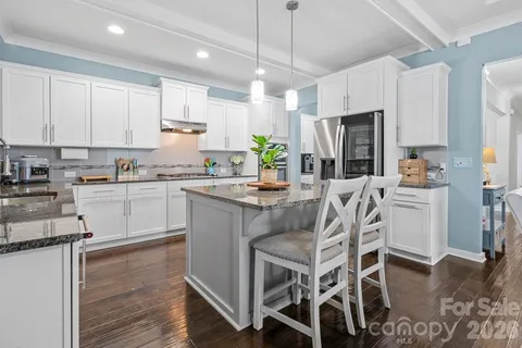 $675,000 | 1007 Pine Bark Place, Matthews, NC 28104