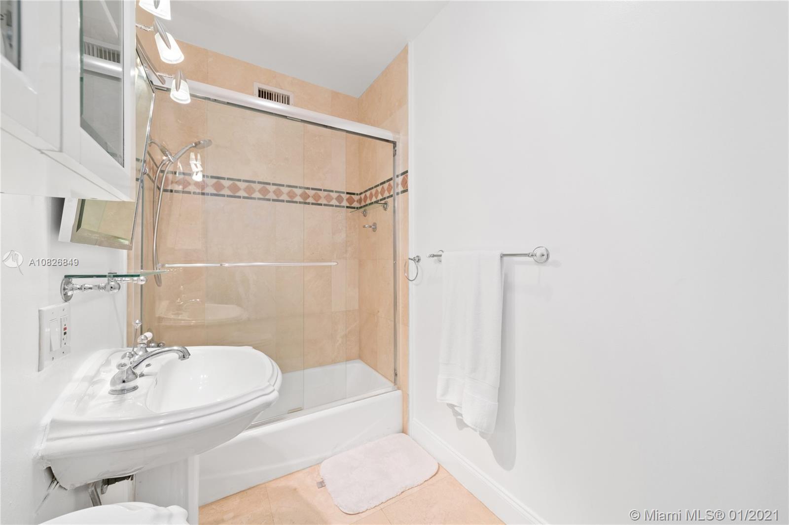 2802 Columbus Boulevard Coral Gables, FL 33134 - Photo 18 of 44