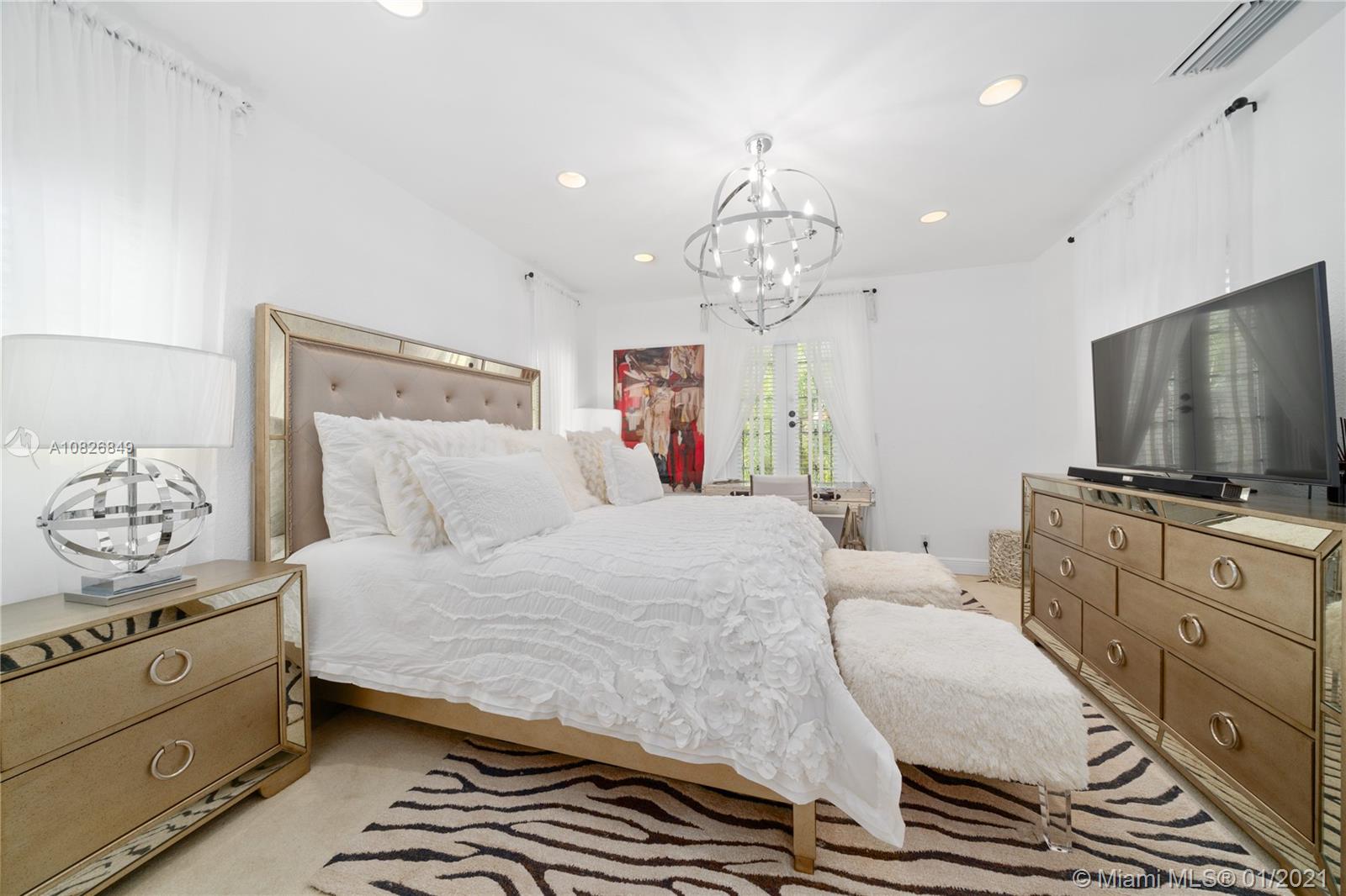 2802 Columbus Boulevard Coral Gables, FL 33134 - Photo 21 of 44