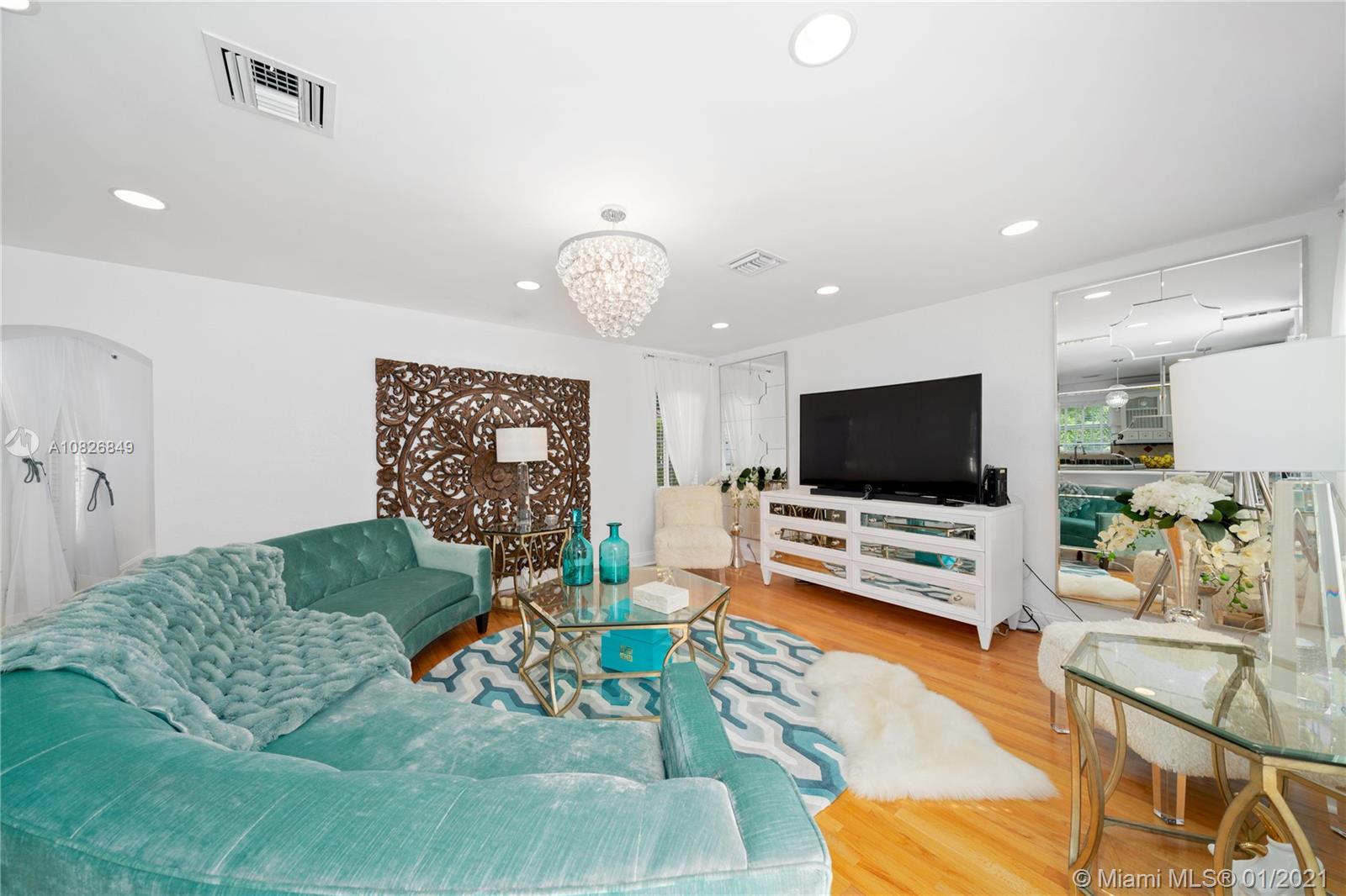 2802 Columbus Boulevard Coral Gables, FL 33134 - Photo 9 of 44