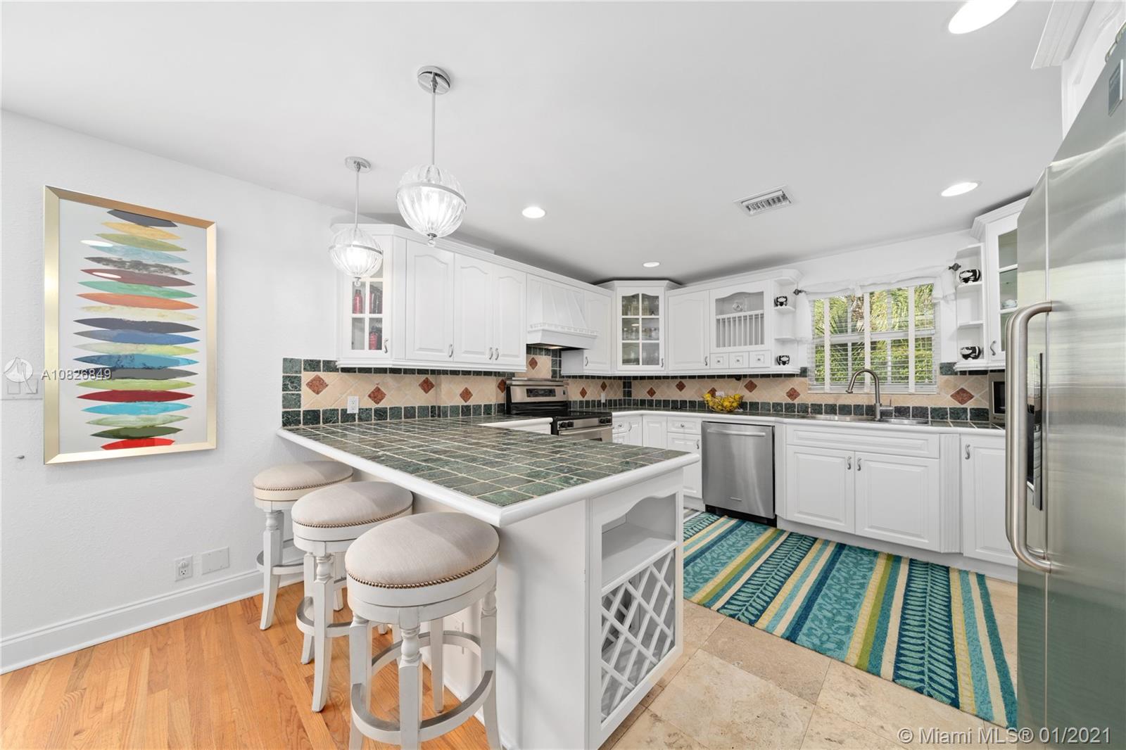 2802 Columbus Boulevard Coral Gables, FL 33134 - Photo 10 of 44