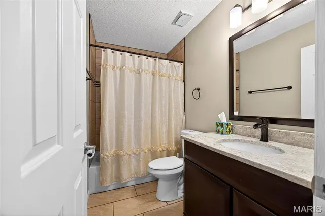 $324,900 | 522 Pioneer Drive, St. Peters, MO 63376