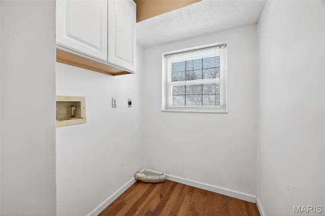 $324,900 | 522 Pioneer Drive, St. Peters, MO 63376