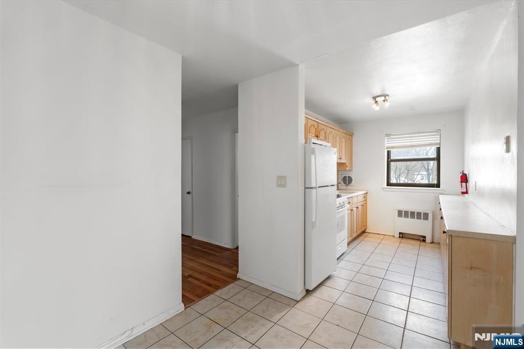 130 Orient Way, Unit 4H Rutherford, NJ 07070 - Photo 8 of 21