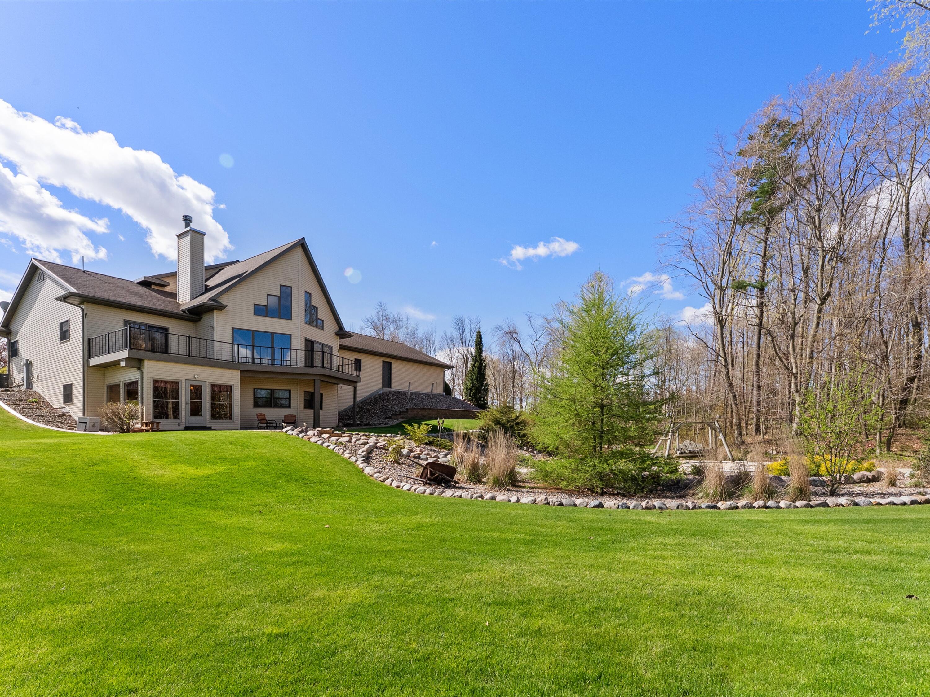 4818 Maplecrest Ridge Road Franklin, WI 54247 - Photo 1 of 62 Exquisite Property