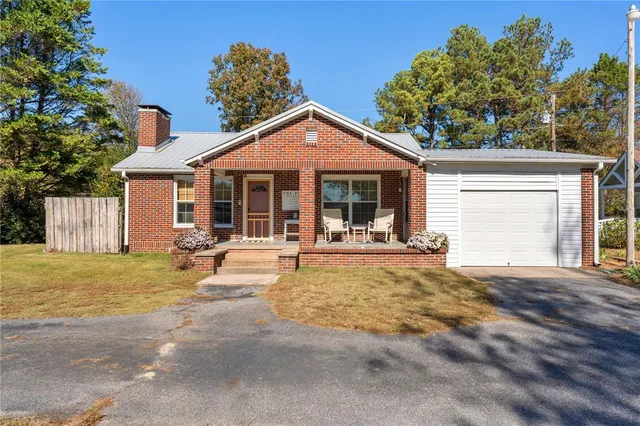 $350,000 | 605 East Fairplay Boulevard, Fair Play, SC 29643