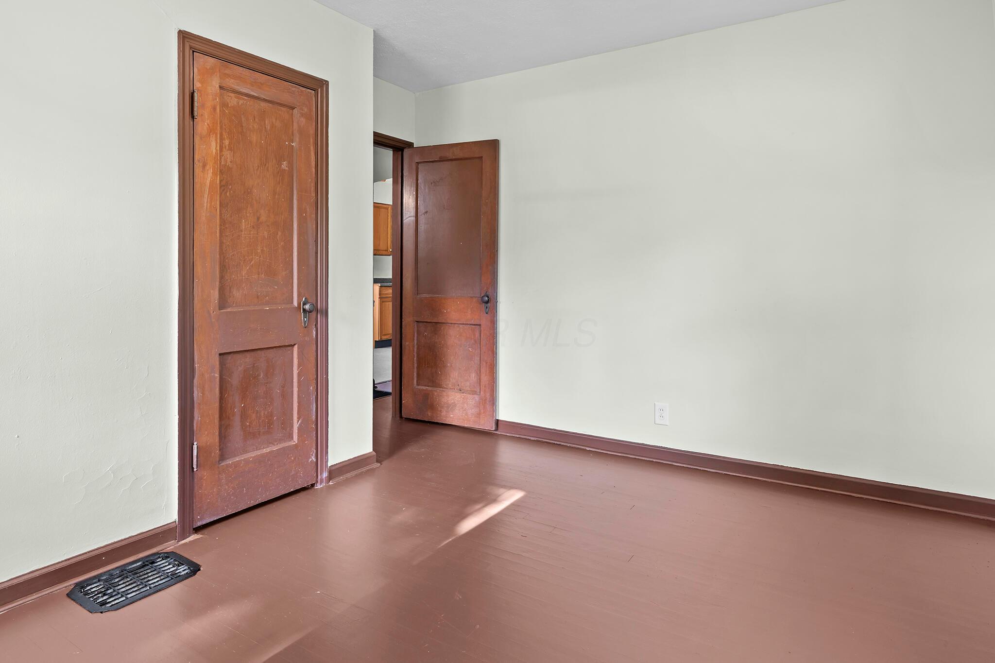 190 Lowell Road Columbus, OH 43209 - Photo 18 of 19 MLSBedroom11