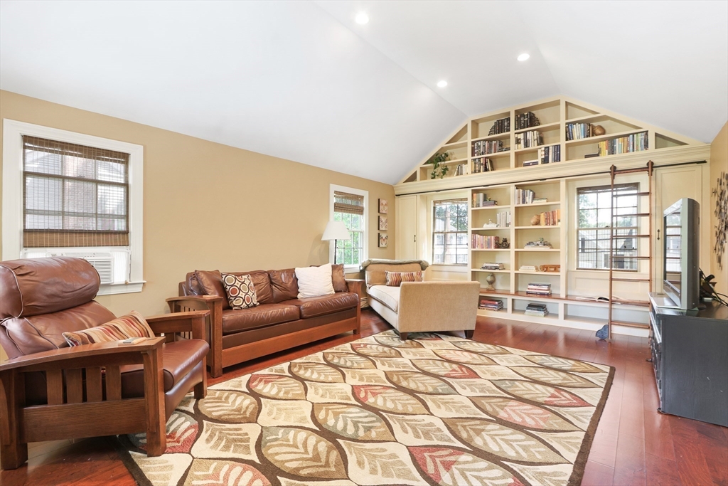 9 Sherwood Road Natick, MA 01760 - Photo 13 of 39 Gallery Image 13