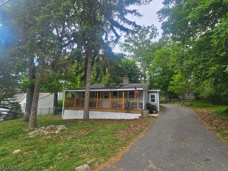 10 Shawnee Road Hopatcong, NJ 07843 - Photo 1 of 12