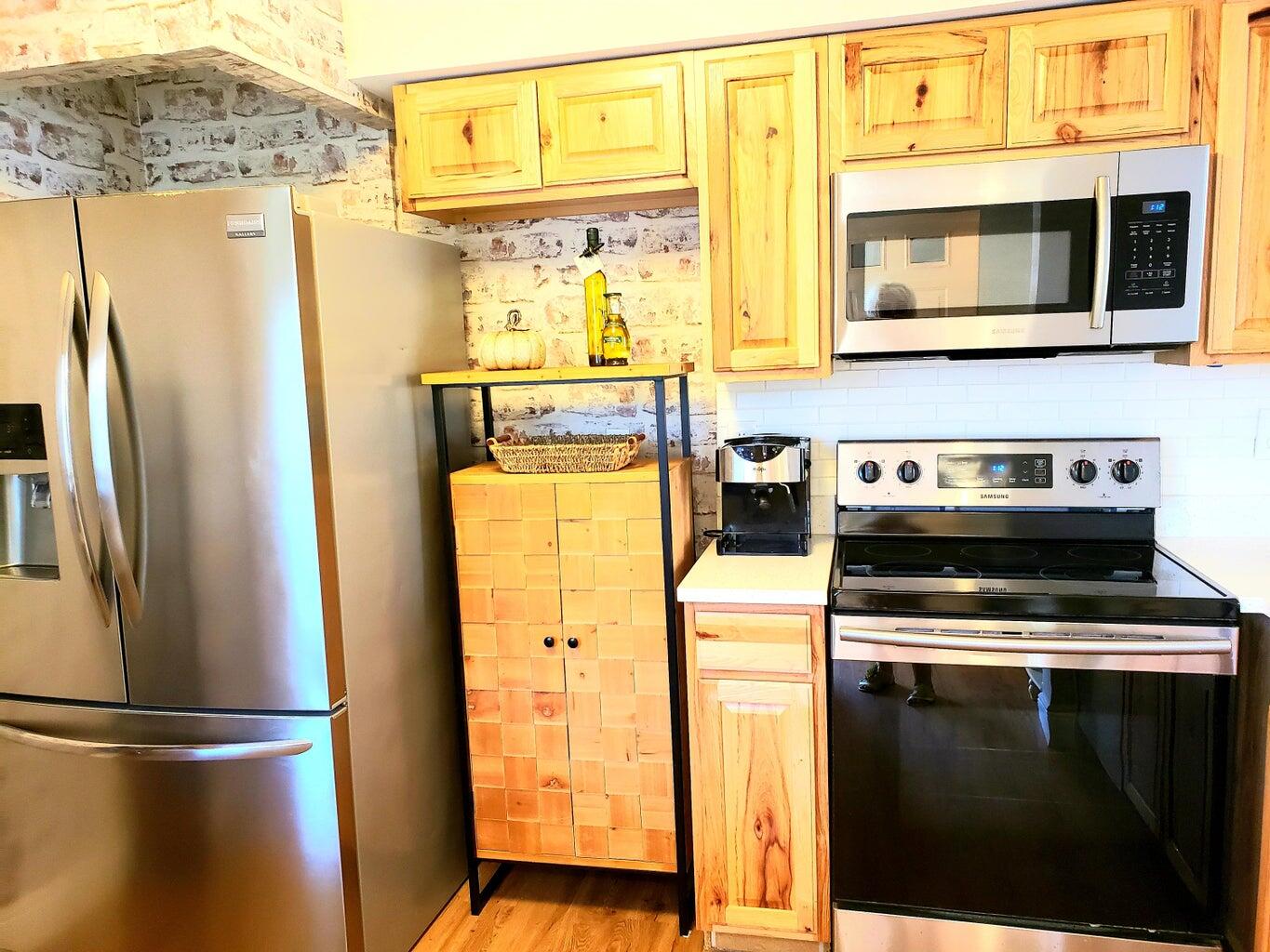 Undisclosed Address West Palm Beach, FL 33409 - Photo 14 of 58 20220115175603206542000000-o