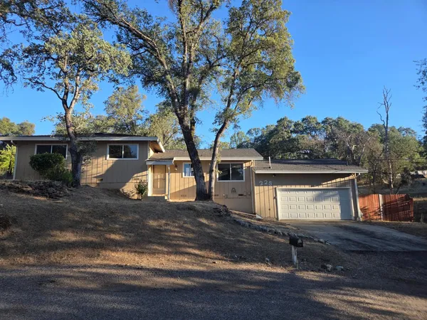 $300,000 | 225 Pine Street, San Andreas, CA 95249