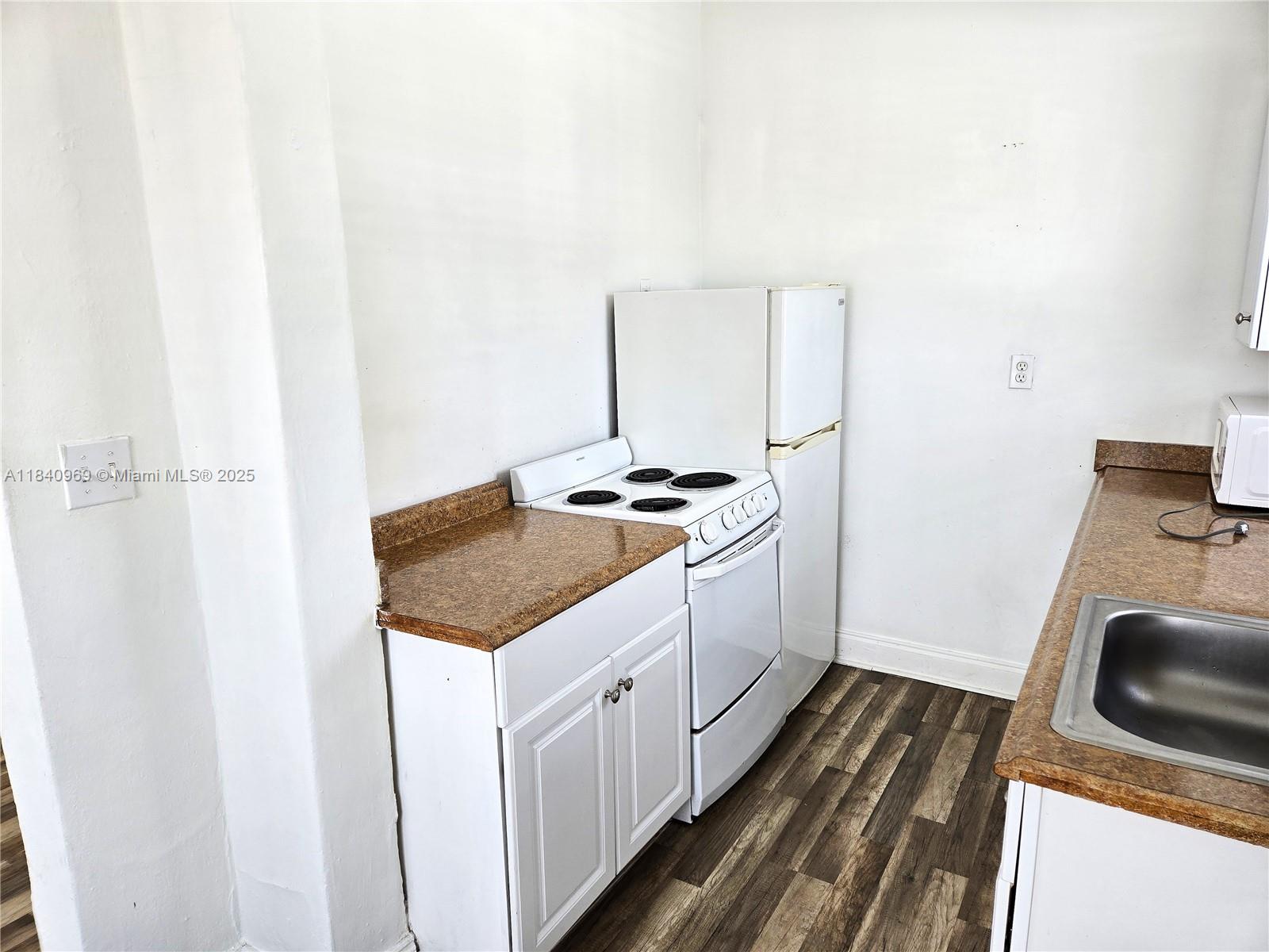 384 Tamiami Canal Road, Unit 4 Miami, FL 33144 - Photo 6 of 11