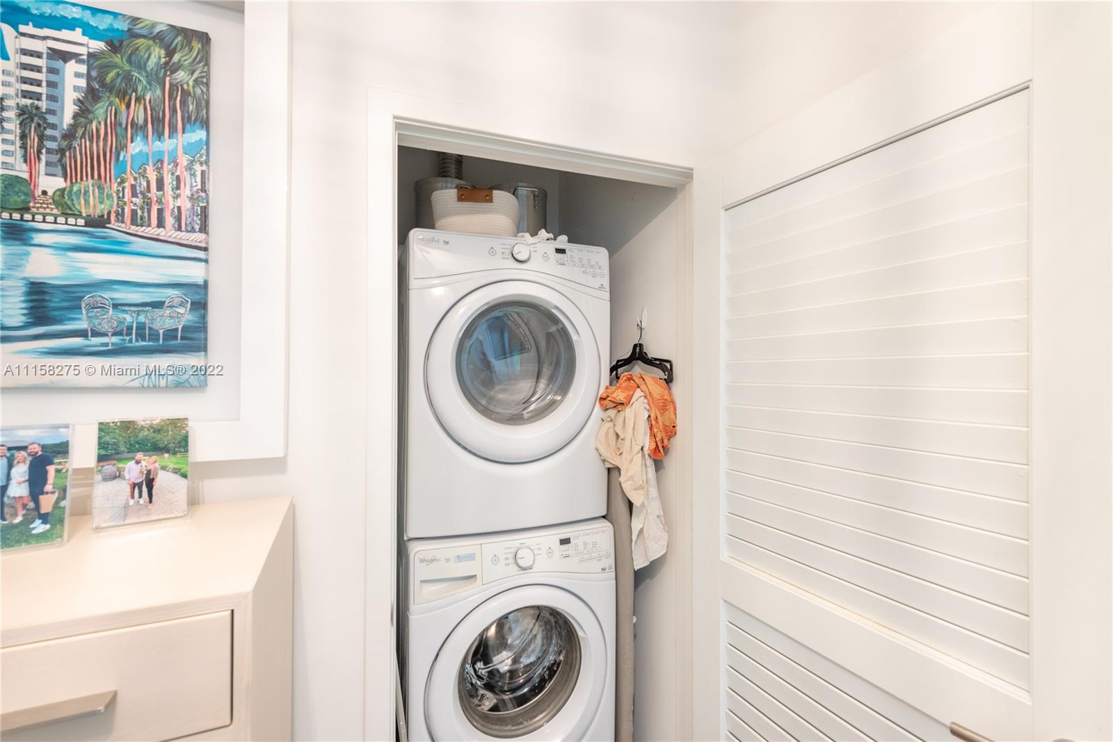 88 Southwest 7th Street, Unit 4110 Miami, FL 33130 - Photo 9 of 33 a utility room with dryer and washer