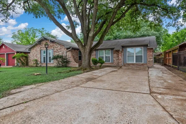 $1,700 | 1935 Barnsley Lane, Houston, TX 77088
