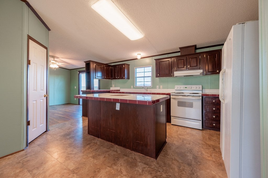 2890 Hunters Ridge Road Hillsville, VA 24343 - Photo 14 of 74 Gallery Image 14