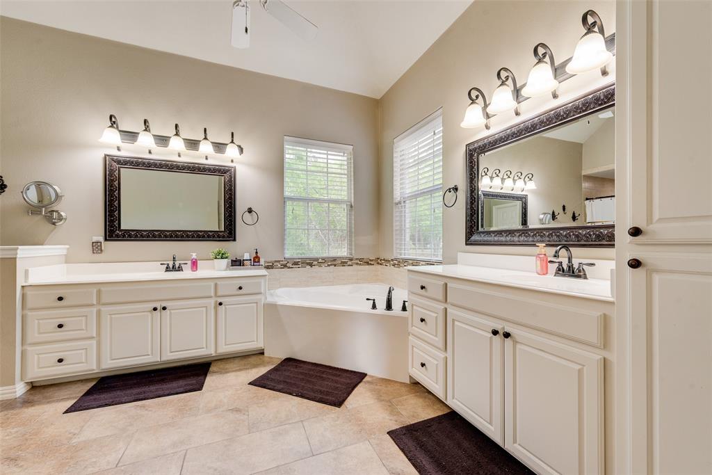 102 Dobbs Road Lake Dallas, TX 76208 - Photo 21 of 35