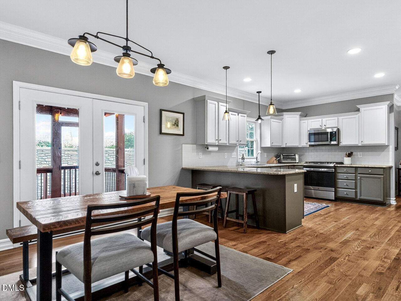 407 Bickett Boulevard Raleigh, NC 27608 - Photo 8 of 32