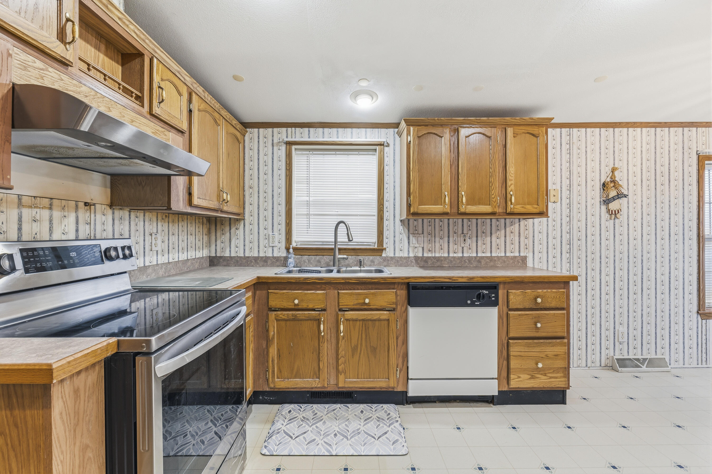 367 River Road Topsham, ME 04086 - Photo 13 of 76 Kitchen
