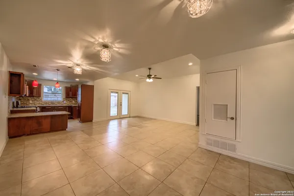 $2,100 | 11015 Wedgewood Drive, San Antonio, TX 78230
