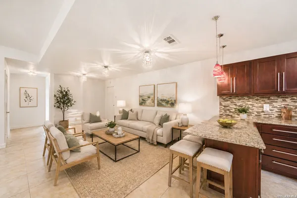 $2,100 | 11015 Wedgewood Drive, San Antonio, TX 78230
