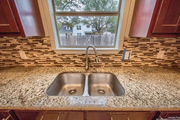 $2,100 | 11015 Wedgewood Drive, San Antonio, TX 78230