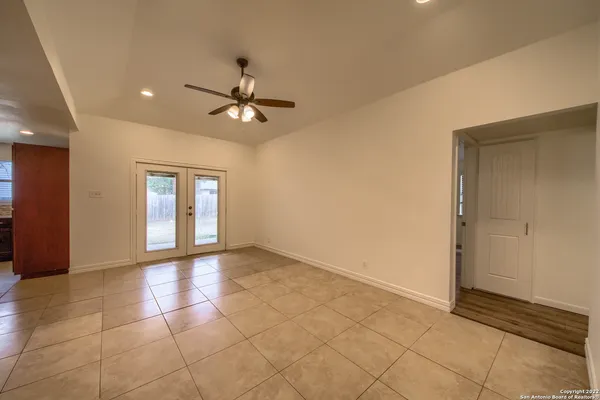$2,100 | 11015 Wedgewood Drive, San Antonio, TX 78230