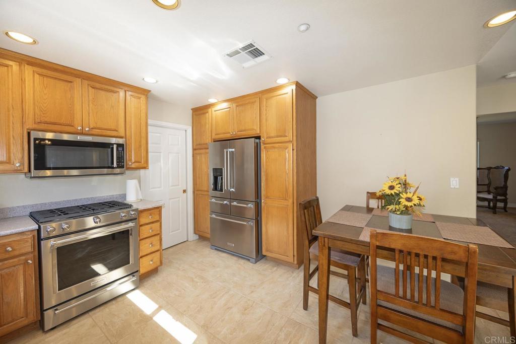 3630 Blue Bird Canyon Road Vista, CA 92084 - Photo 13 of 31 Casual Dining