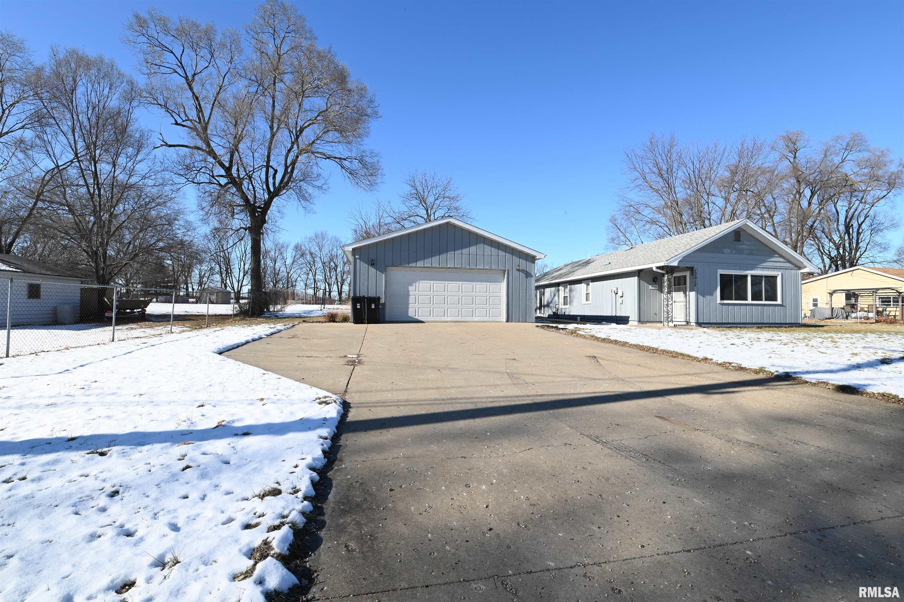 12017 North Riverview Road Chillicothe, IL 61523 - Photo 1 of 41 Gallery Image 1