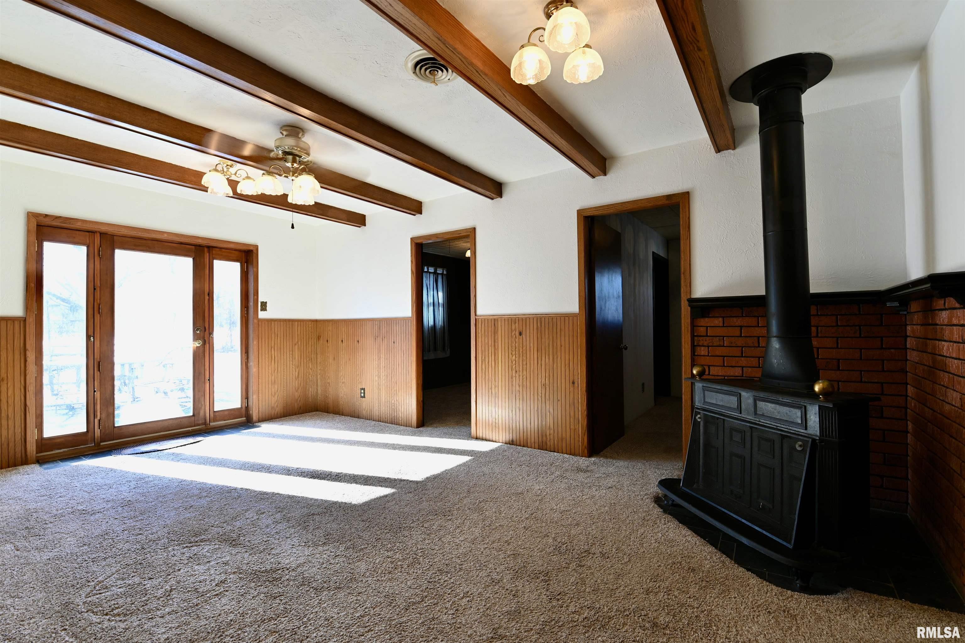 12017 North Riverview Road Chillicothe, IL 61523 - Photo 8 of 41 Gallery Image 8