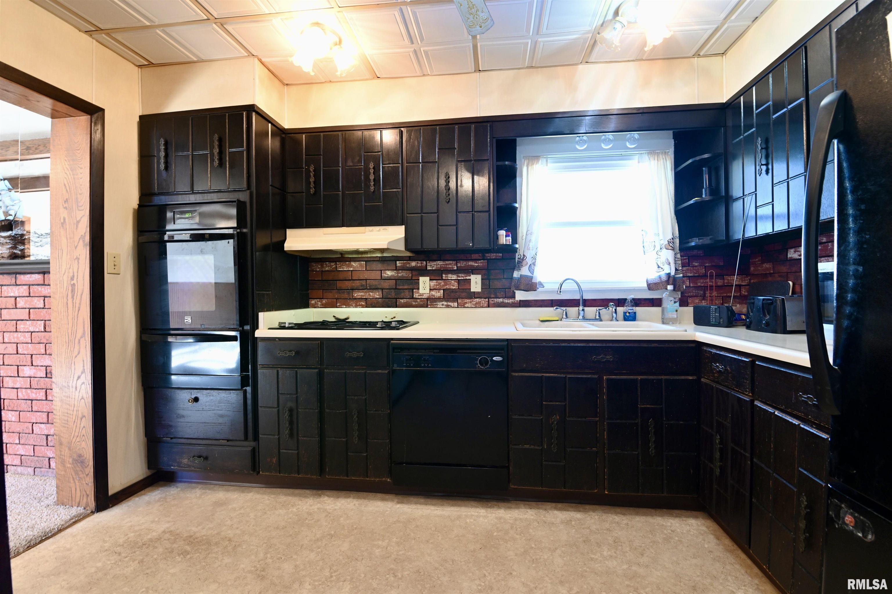 12017 North Riverview Road Chillicothe, IL 61523 - Photo 10 of 41 Gallery Image 10