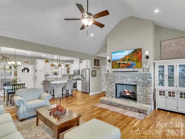 $675,000 | 605 Red Bank Road, Unit 9, Waynesville, NC 28786
