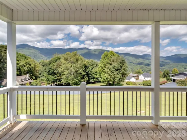$675,000 | 605 Red Bank Road, Unit 9, Waynesville, NC 28786