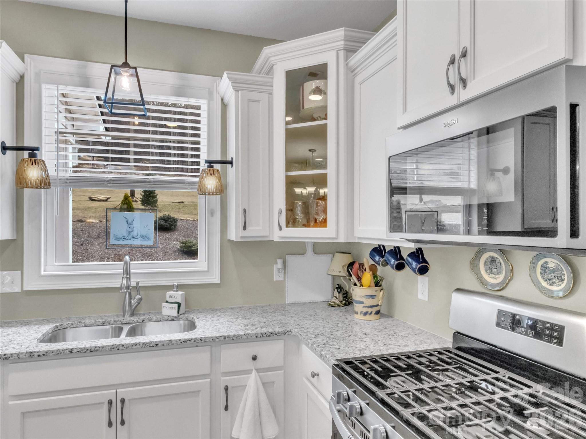 605 Red Bank Road, Unit 9 Waynesville, NC 28786 - Photo 8 of 44