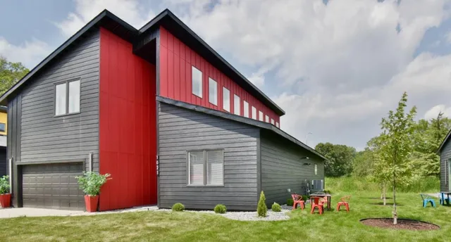 $7,995 | 1021 Gardner Street East, Wayzata, MN 55391