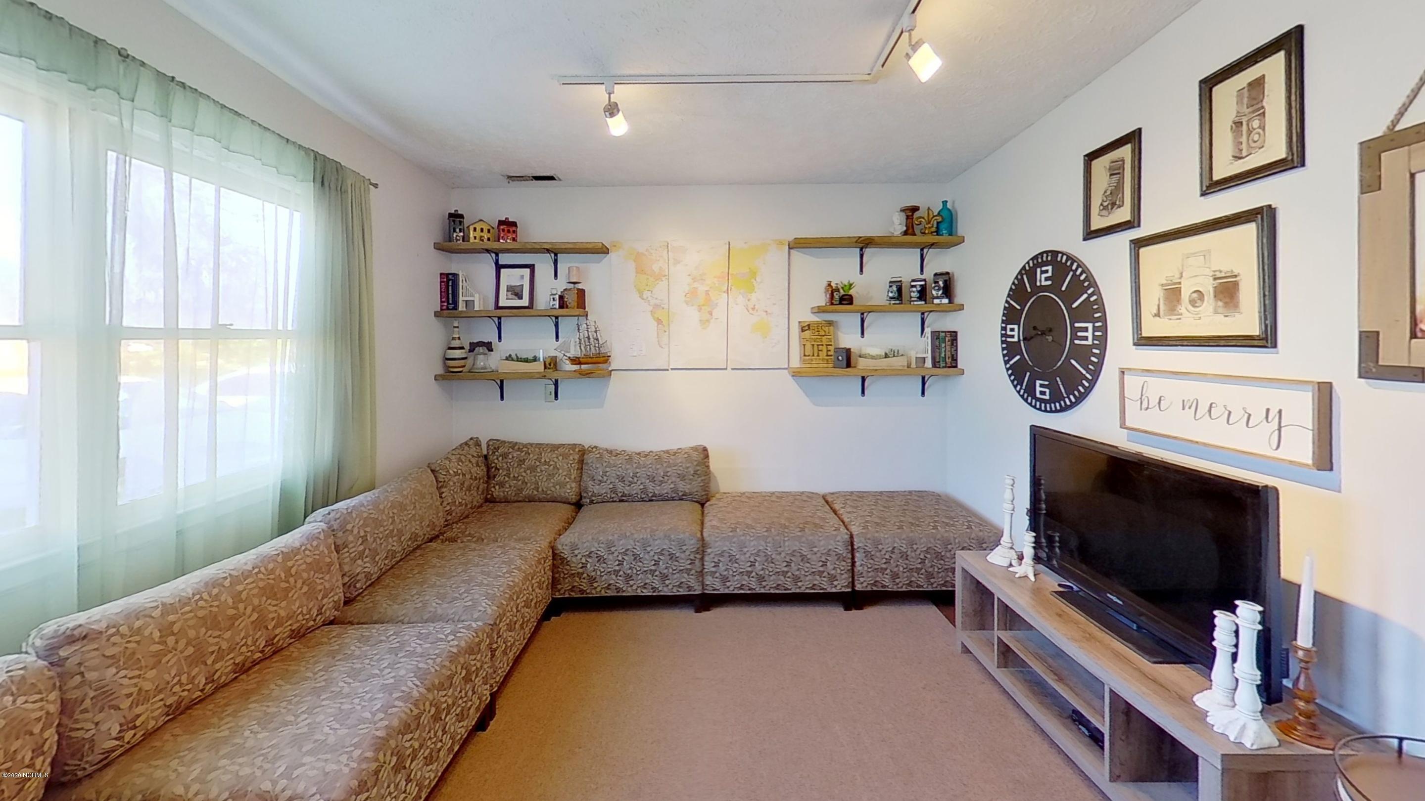 165 Graystone Road Wilmington, NC 28411 - Photo 3 of 26 Living Room